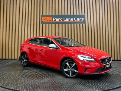 Used Volvo V40 R-Design 152 HP (111 kW) 2017 Red Hatchback