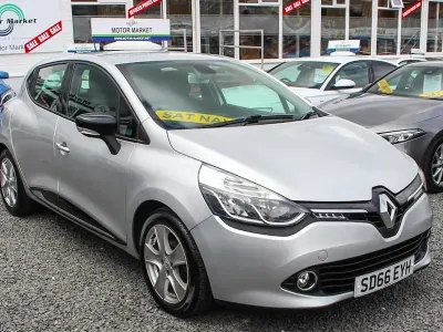 Used Renault Clio Dynamique 75 HP (55 kW) 2016 Silver Hatchback