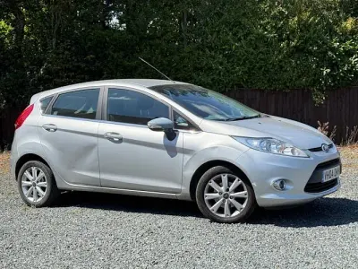 Used Ford Fiesta Zetec 82 HP (60 kW) 2009 Silver Hatchback