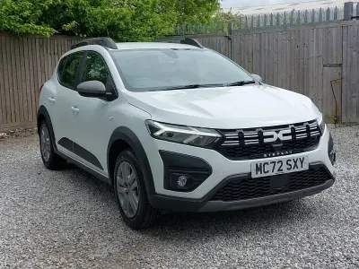 Używany Dacia Sandero Expression 91 KM (66 kW) 2023 Biały Hatchback