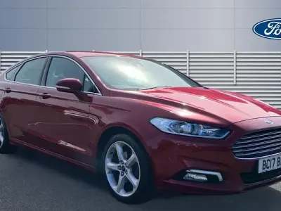 Używany Ford Mondeo Titanium 150 KM (110 kW) 2017 Czerwony Hatchback