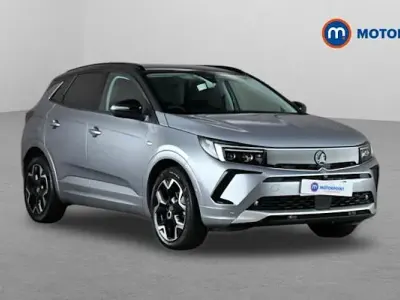 Begagnad Vauxhall Grandland X Ultimate 131 HK (96 kW) 2024 Grå SUV