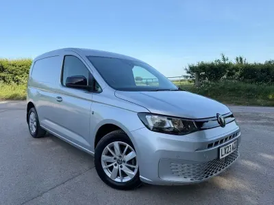 Käytetty VW Caddy Pro 102 HP (75 kW) 2023 Hopea Tila-auto