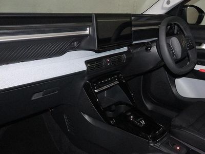 Used Citroën e-C3 81 kW (111 HP) 2025 Red Hatchback