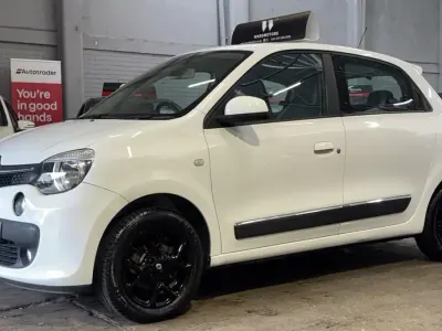 Used Renault Twingo Dynamique 70 HP (51 kW) 2015 White Hatchback