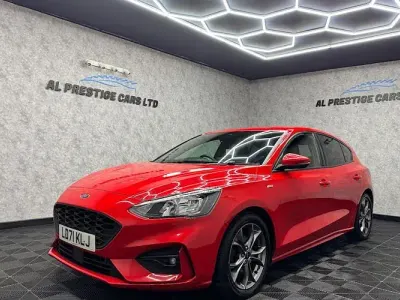 Used Ford Focus ST-Line 120 HP (88 kW) 2021 Red Hatchback