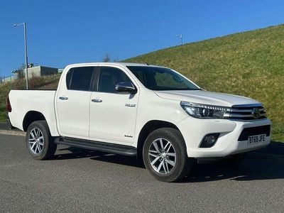 White Used 2019 Toyota HiLux Luxury Pickup | £17,300 (Fair price)