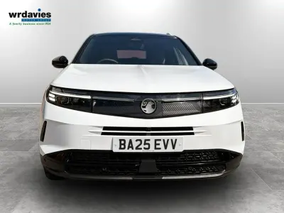 Used Vauxhall Grandland X Ultimate 143 HP (105 kW) 2025 White SUV