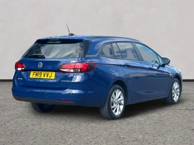 Used Vauxhall Astra Design Edition 108 HP (79 kW) 2019 Blue Estate