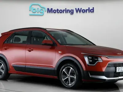 Używany Kia Niro 141 KM (103 kW) 2023 Pomarańczowy SUV