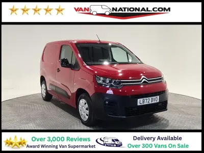 Używany Citroën Berlingo PureTech 110 KM (80 kW) 2023 Czerwony Minivan