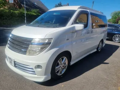 Used Nissan Elgrand 240 HP (176 kW) 2004 White MPV