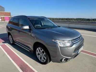 Used Mitsubishi Outlander P-HEV 2015 Grey Estate