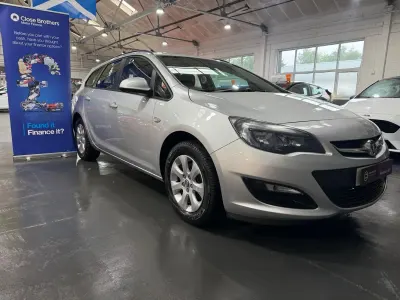 Used Vauxhall Astra Design Edition 136 HP (100 kW) 2015 Silver