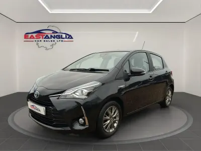 Used Toyota Yaris Hybrid 100 HP (73 kW) 2019 Black Hatchback