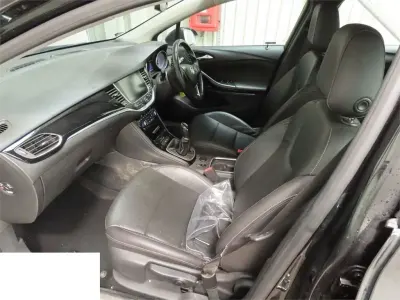 Used Vauxhall Astra Elite 150 HP (110 kW) 2016 Black Hatchback