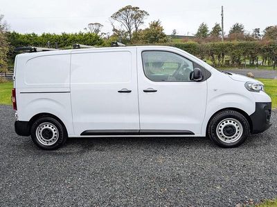 Used Peugeot Expert Premium 102 HP (75 kW) 2022 White Van