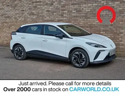 Używany MG MG4 EV SE 149 kW (203 KM) 2023 Biały Hatchback