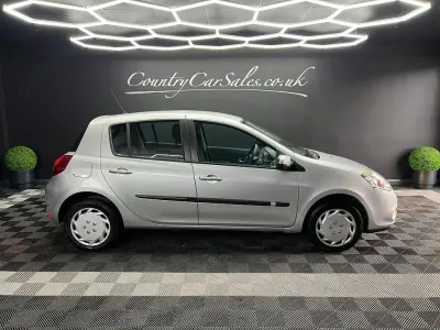 Używany Renault Clio II Expression 2009 Srebrny Hatchback