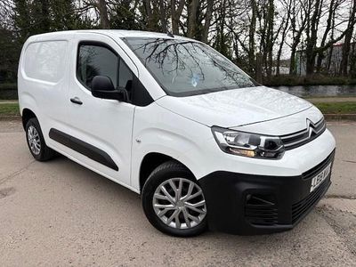 Used Citroën Berlingo 100 HP (73 kW) 2019 White MPV