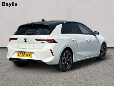 Used Vauxhall Astra Ultimate 178 HP (130 kW) 2023 White Hatchback