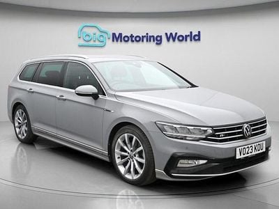 Begagnad VW Passat R-line 150 HK (110 kW) 2023 Grå Kombi