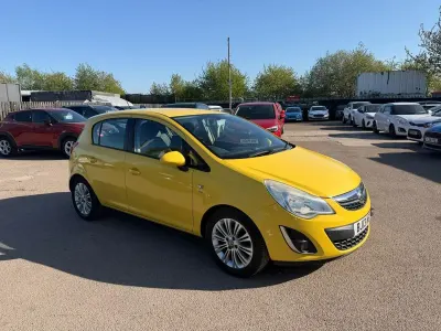 Begagnad Vauxhall Corsa S 2013 Gul Halvkombi
