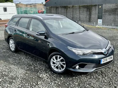 Usado Toyota Auris Hybrid