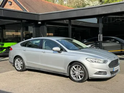 Second-hand Ford Mondeo Titanium 180 CP (132 kW) 2017 Argintiu Hatchback