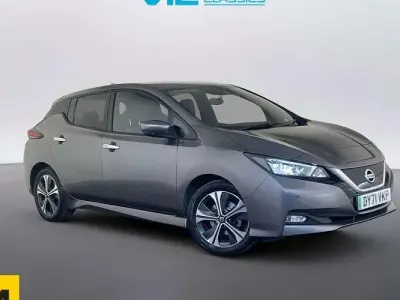 Begagnad Nissan Leaf Tekna 110 kW (150 HK) 2022 Halvkombi