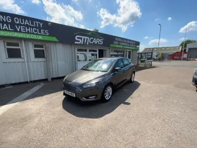 Used Ford Focus Titanium 120 HP (88 kW) 2015 Grey Hatchback