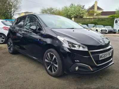 Używany Peugeot 208 S 2019 Czarny Hatchback