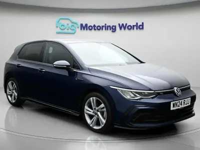 Second-hand VW Golf VIII R-line 150 CP (110 kW) 2024 Albastru Hatchback