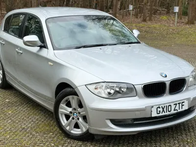 Usado BMW 118 2010 Prateado Citadino