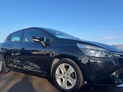 Used Renault Clio IV Dynamique 75 HP (55 kW) 2015 Black Hatchback