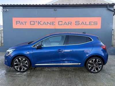 Used Renault Clio V Techno 90 HP (66 kW) 2022 Blue Hatchback