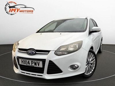 Used Ford Focus Zetec 125 HP (91 kW) 2014 White Hatchback