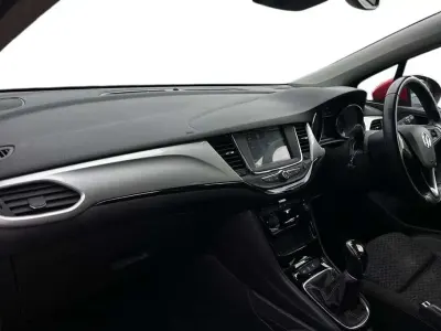 Used Vauxhall Astra SRi 120 HP (88 kW) 2019 Red Hatchback