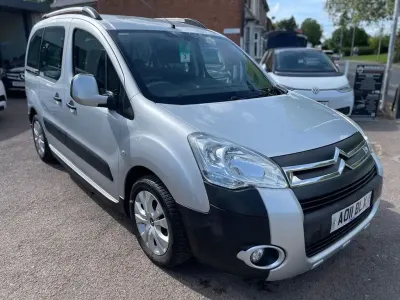 Usado Citroën Berlingo XTR 90 HP (66 kW) 2011 Prateado Monovolume
