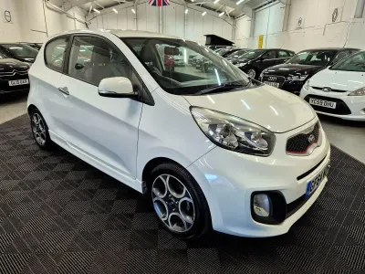 Used Kia Picanto 85 HP (62 kW) 2014 White Hatchback