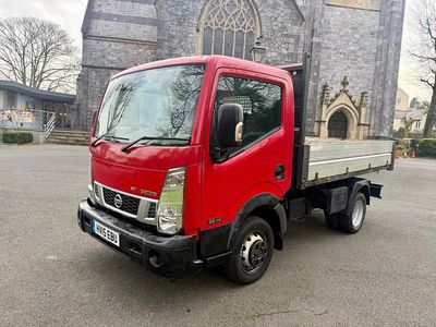 Used Nissan Cabstar 136 HP (100 kW) 2015 Red Pickup