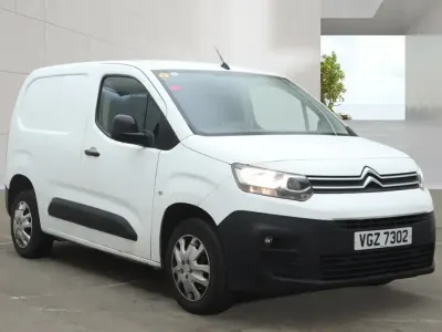 Used Citroën Berlingo 100 HP (73 kW) 2021 White MPV