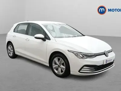 Usado VW Golf VIII Life 131 HP (96 kW) 2024 Branco Citadino