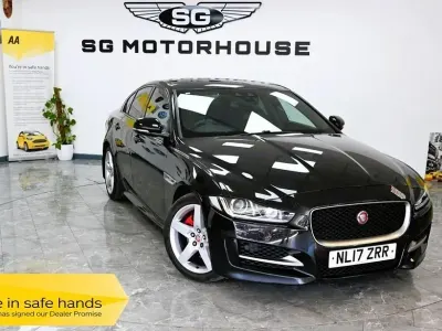 Używany Jaguar XE R-Sport 180 KM (132 kW) 2017 Czarny Sedan/Limuzyna