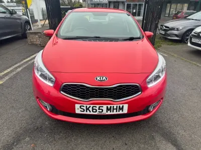 Used Kia Ceed 135 HP (99 kW) 2015 Red Hatchback