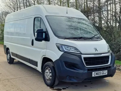Second-hand Peugeot Boxer 140 CP (102 kW) 2019 Alb Van