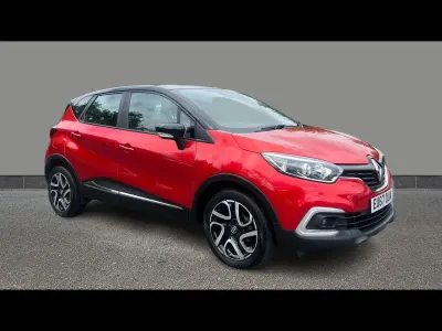 Used Renault Captur Dynamique 2017 Red/black SUV