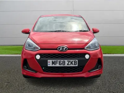 Used Hyundai i10 Premium 87 HP (63 kW) 2018 Red Hatchback