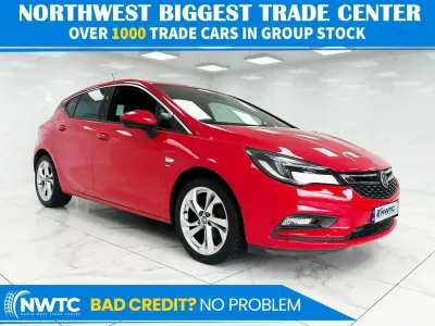 Used Vauxhall Astra SRi 105 HP (77 kW) 2016 Red Hatchback