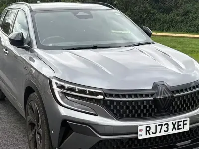 Used Renault Austral Iconic Esprit Alpine 200 HP (147 kW) 2024 Grey SUV